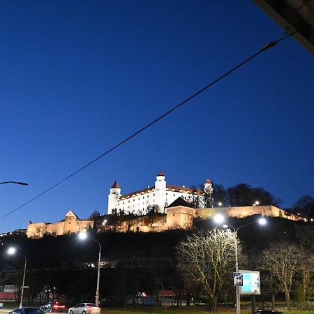 Extralarge Queen Room In The Heart Of Bratislava With Terrace Exteriör bild