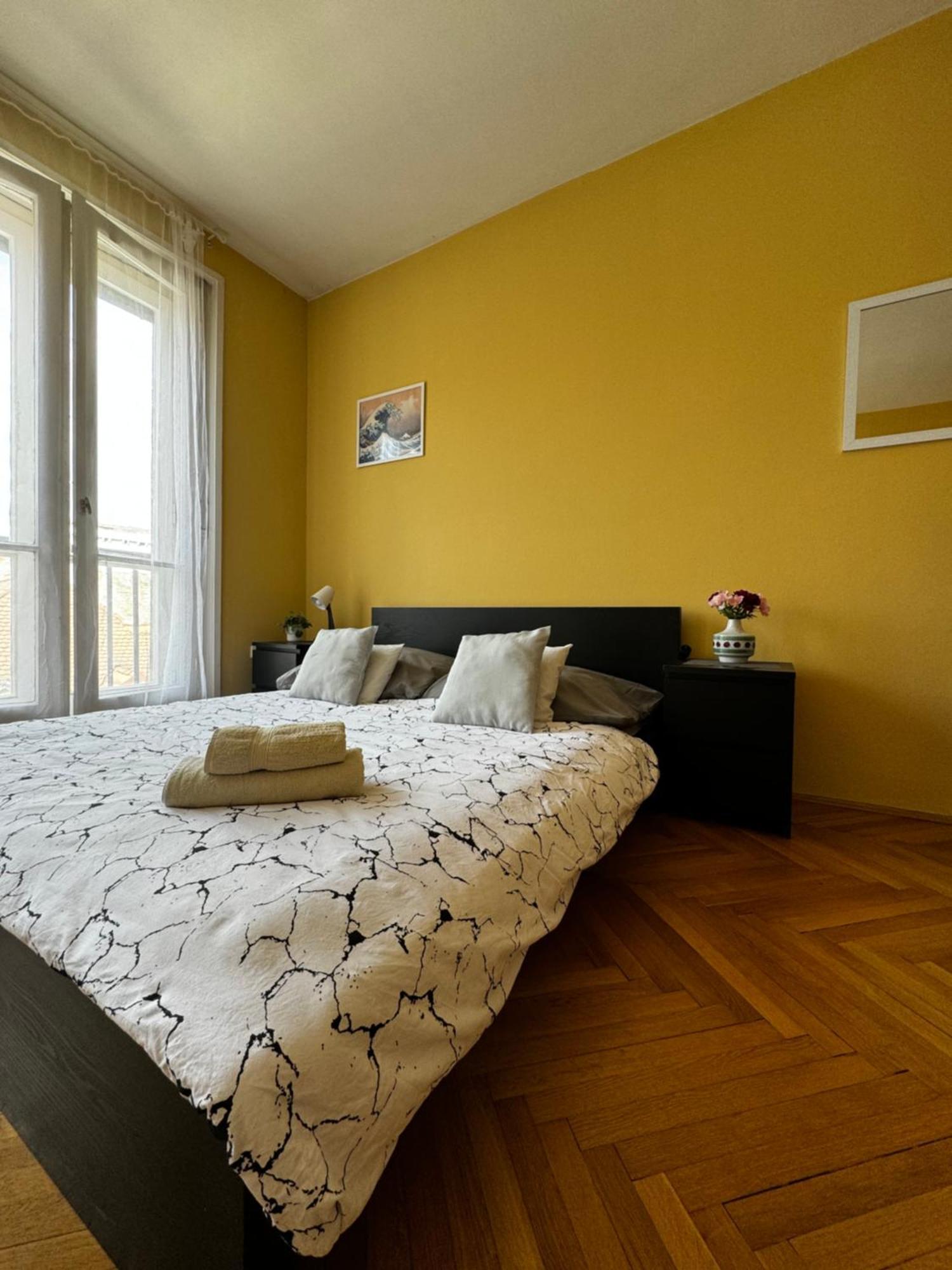 Extralarge Queen Room In The Heart Of Bratislava With Terrace Exteriör bild