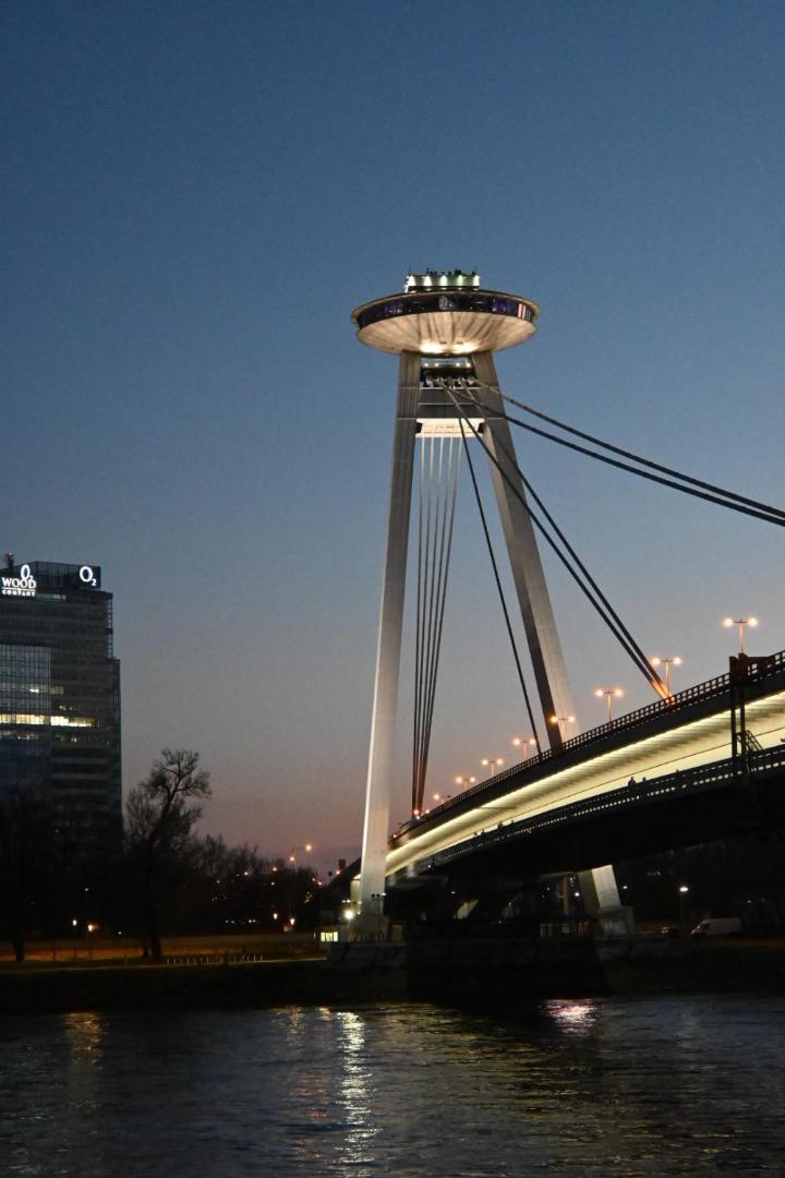 Extralarge Queen Room In The Heart Of Bratislava With Terrace Exteriör bild