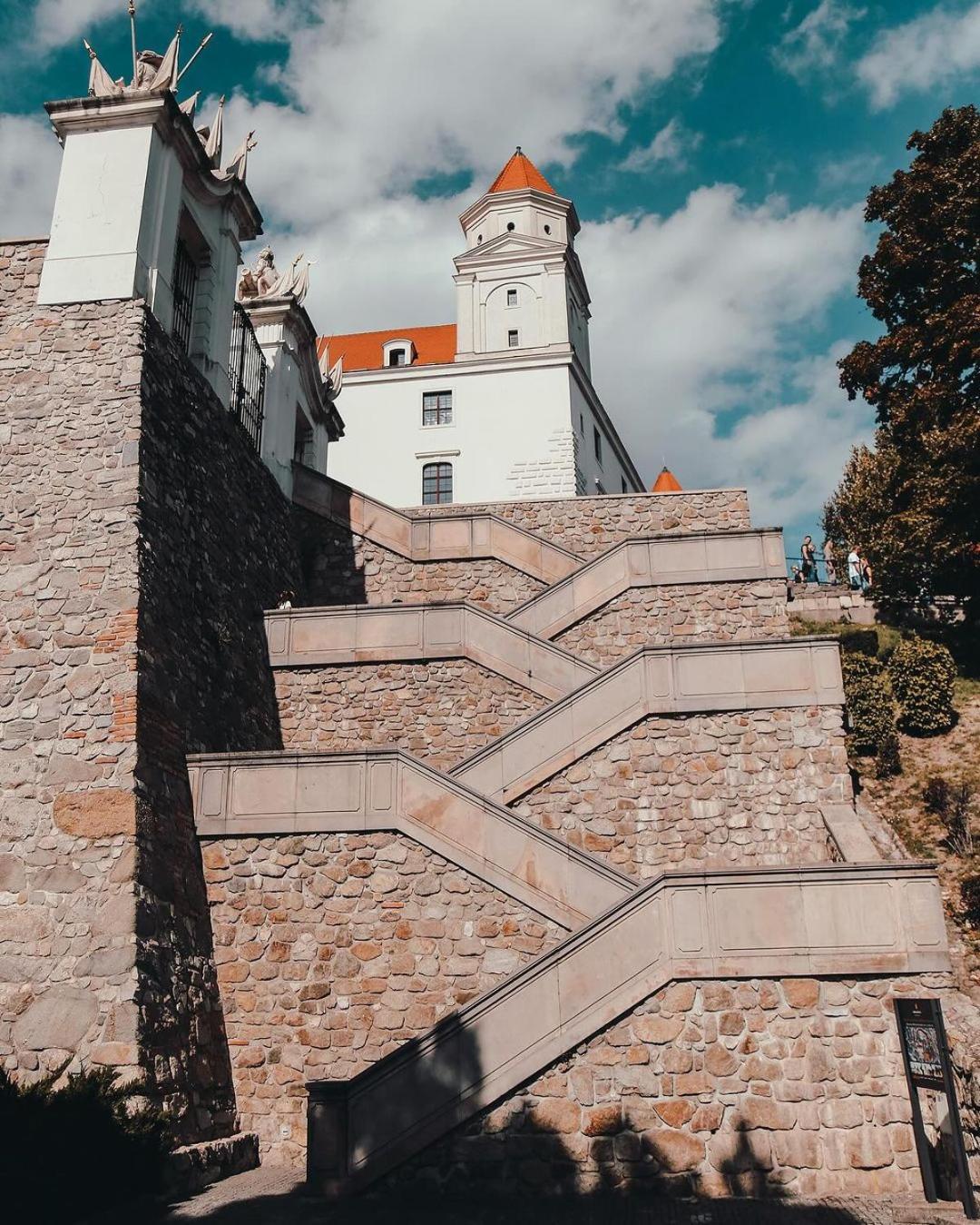 Extralarge Queen Room In The Heart Of Bratislava With Terrace Exteriör bild