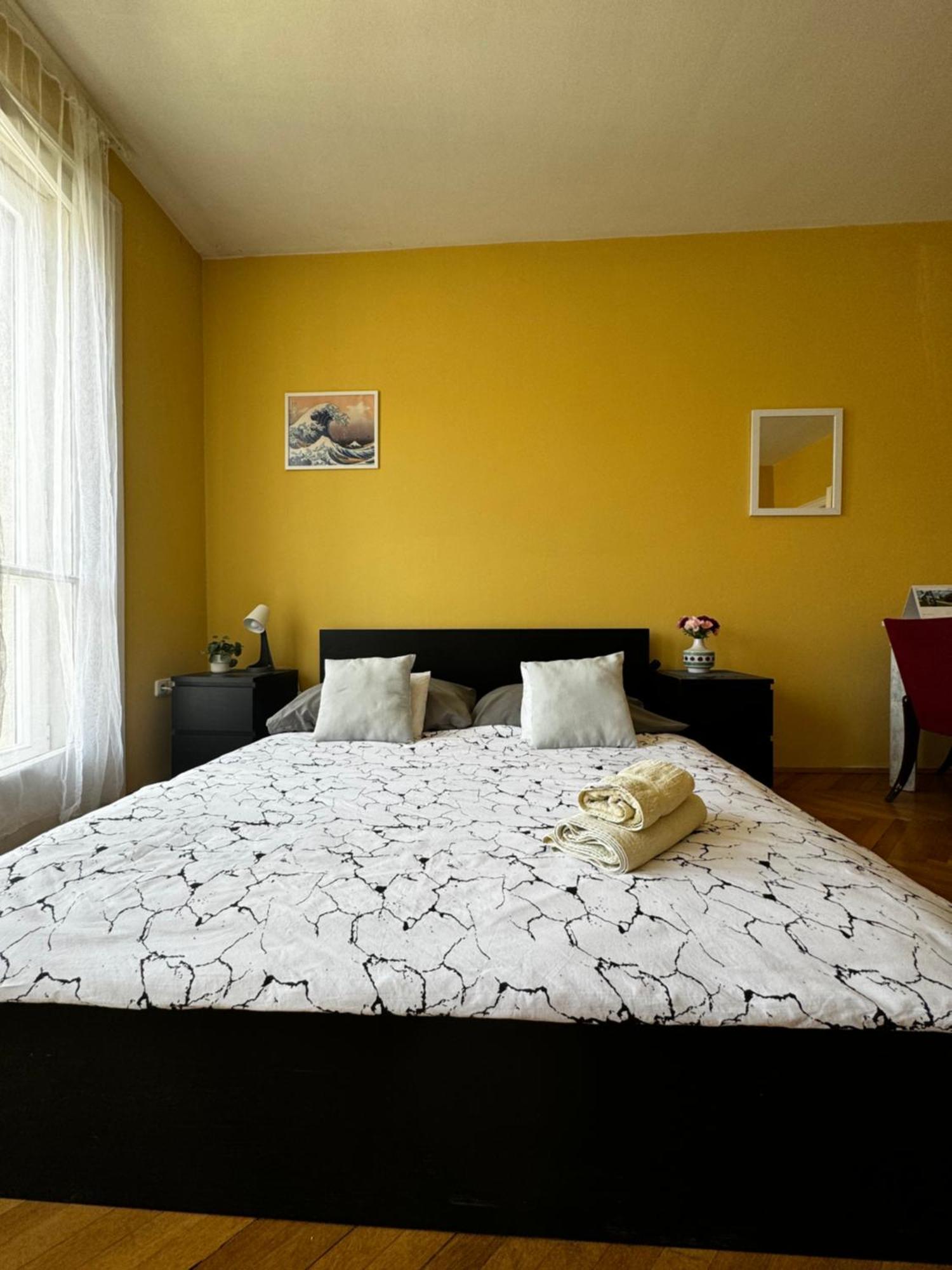 Extralarge Queen Room In The Heart Of Bratislava With Terrace Exteriör bild