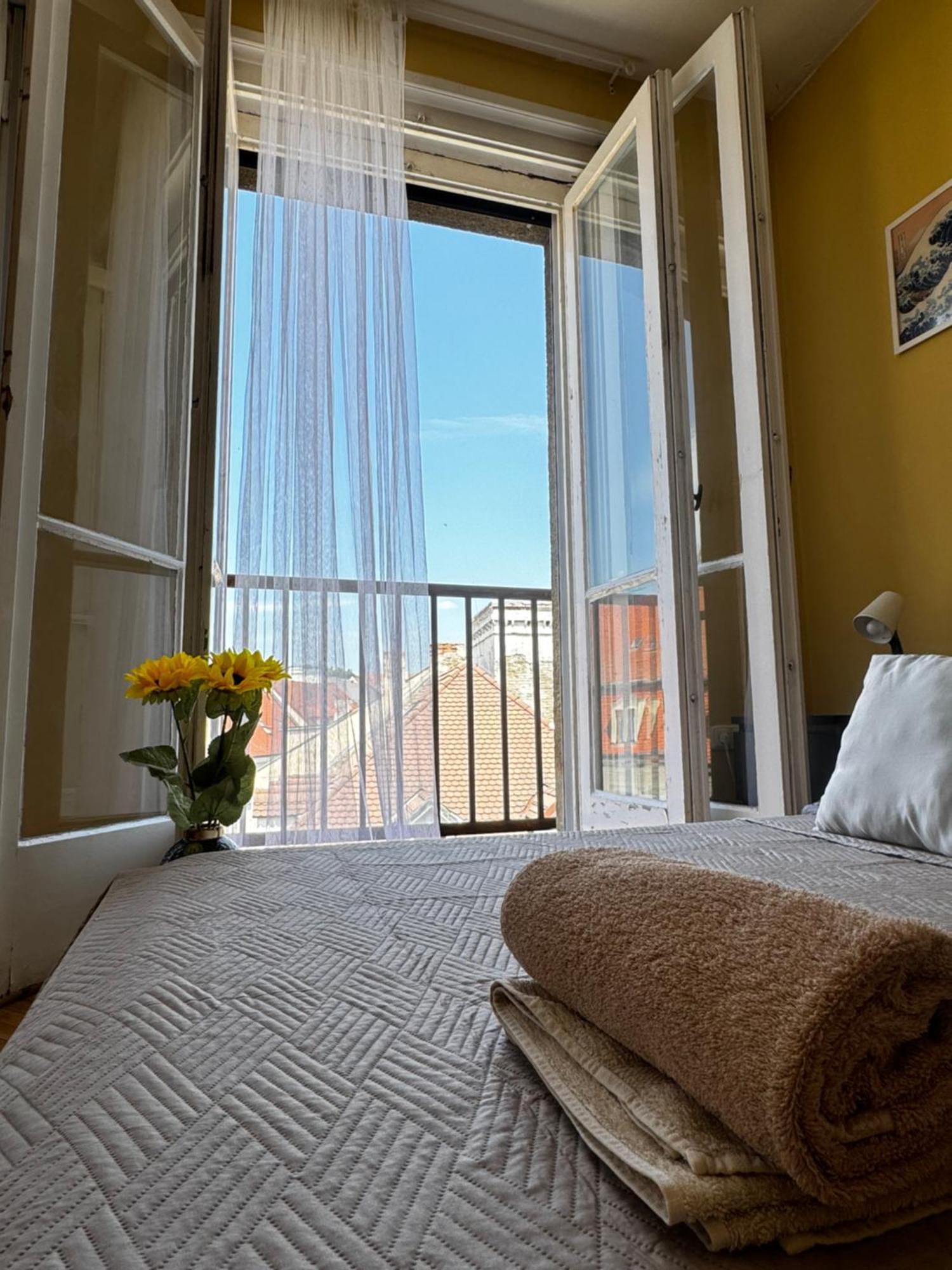 Extralarge Queen Room In The Heart Of Bratislava With Terrace Exteriör bild