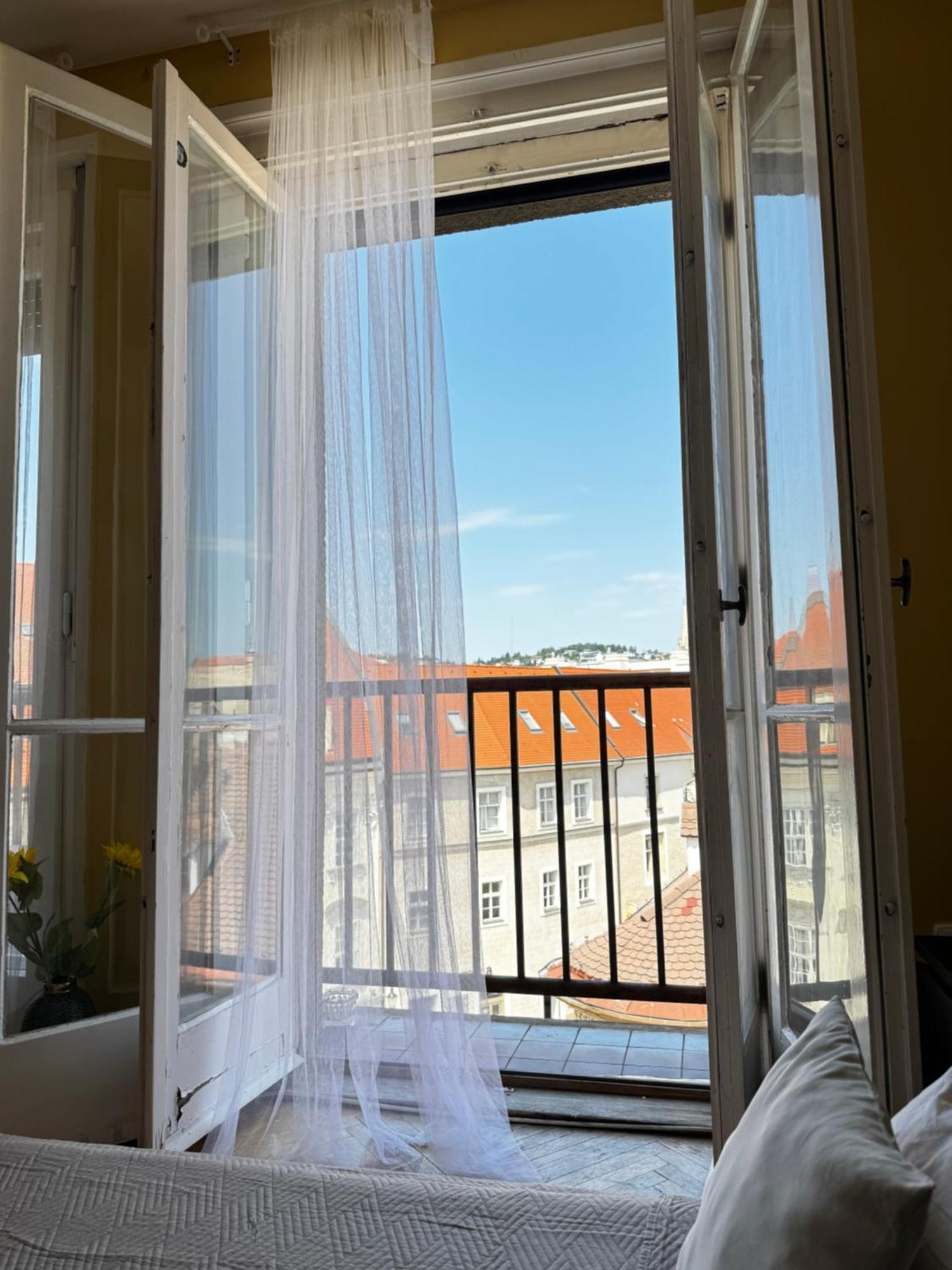 Extralarge Queen Room In The Heart Of Bratislava With Terrace Exteriör bild