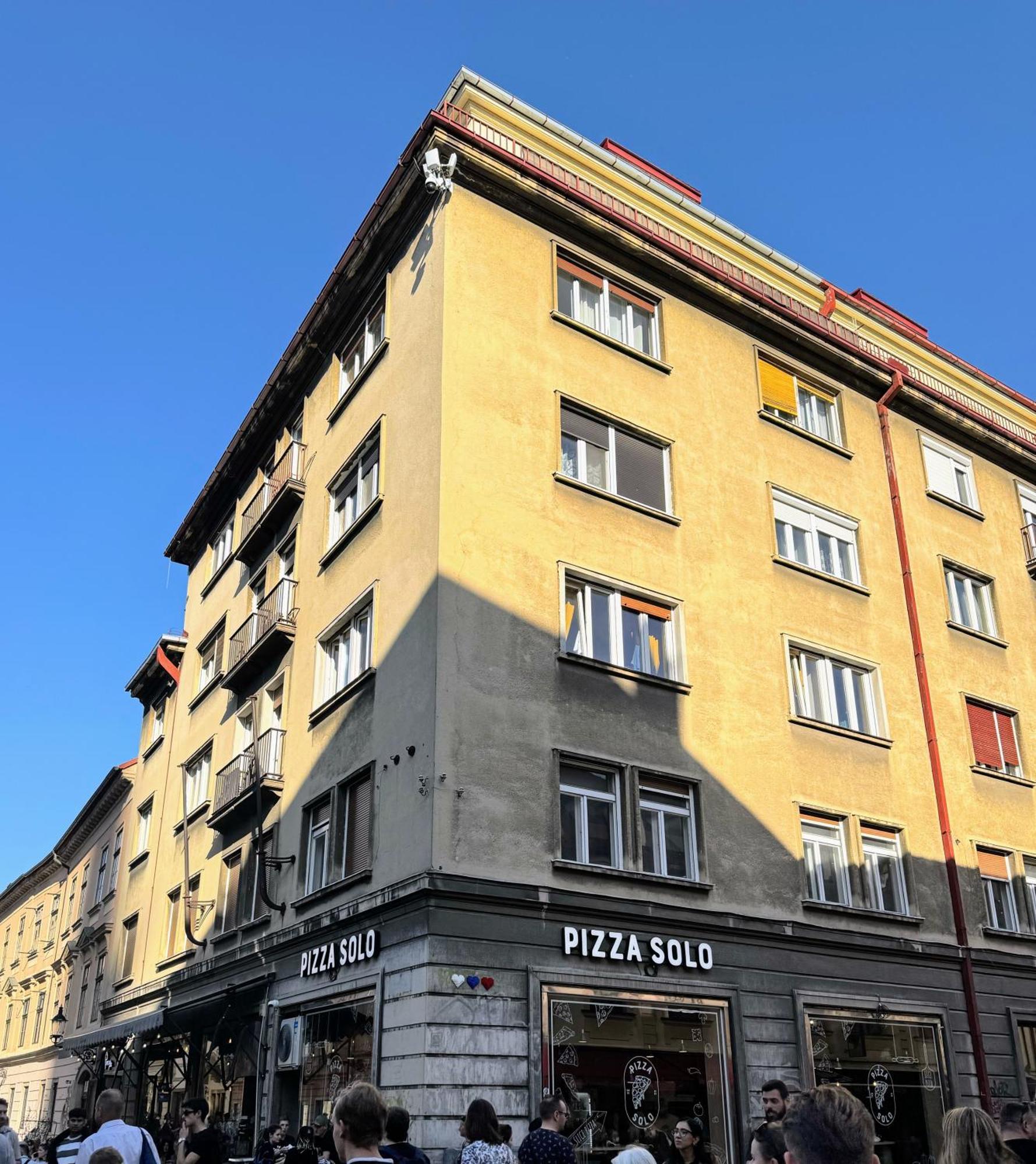 Extralarge Queen Room In The Heart Of Bratislava With Terrace Exteriör bild